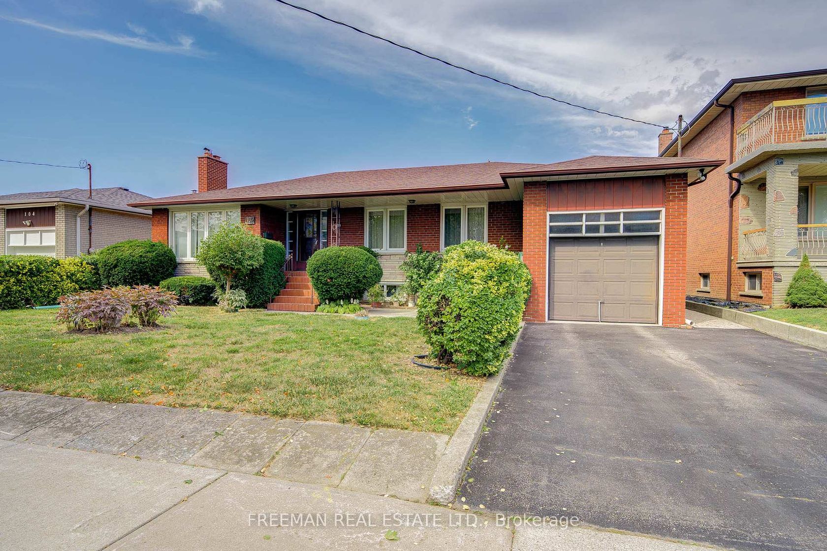 102 Hallsport Crescent, CFB, Toronto 