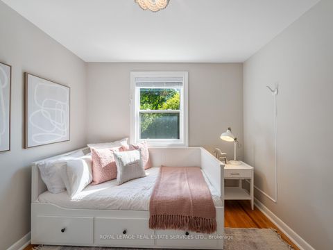 Photo 24 at 61 Skylark Road, Lambton Baby Point, Toronto