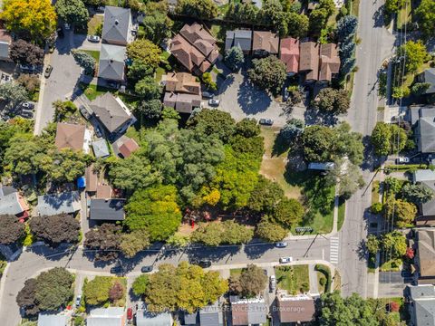 Photo 41 at 61 Skylark Road, Lambton Baby Point, Toronto