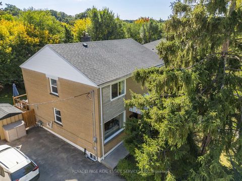 Photo 42 at 61 Skylark Road, Lambton Baby Point, Toronto