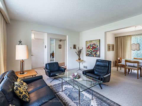 Photo 5 at 7 Lochway Court, City Centre West, Toronto