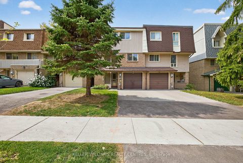 Photo 1 at 100 Poplar Crescent, Aurora Highlands, Aurora