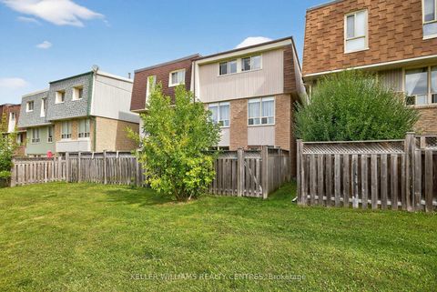 Photo 5 at 100 Poplar Crescent, Aurora Highlands, Aurora