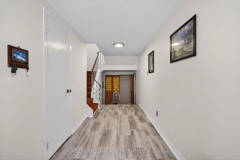 Photo 12 at 100 Poplar Crescent, Aurora Highlands, Aurora