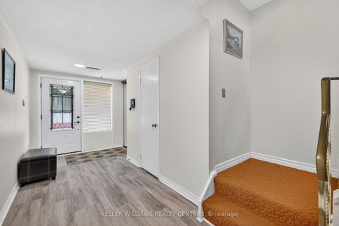 Photo 13 at 100 Poplar Crescent, Aurora Highlands, Aurora
