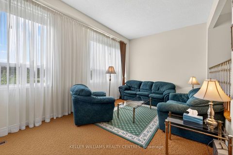 Photo 17 at 100 Poplar Crescent, Aurora Highlands, Aurora