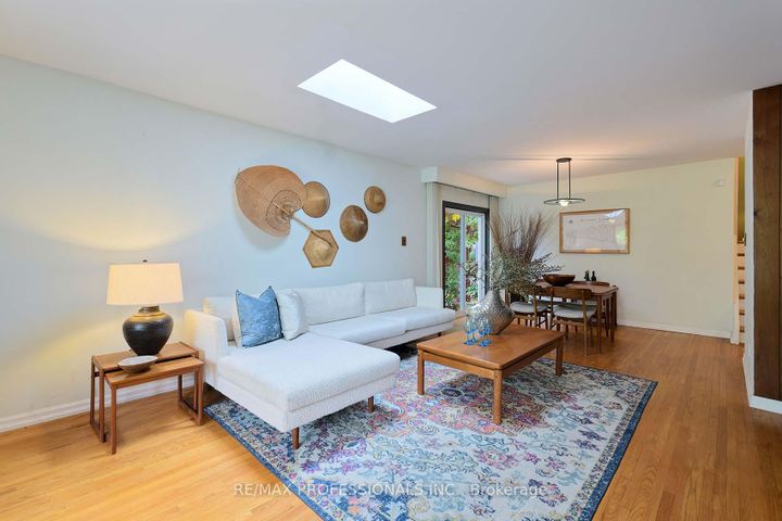 Photo 5 at 37 Sunplains Crescent, Markland Wood, Toronto
