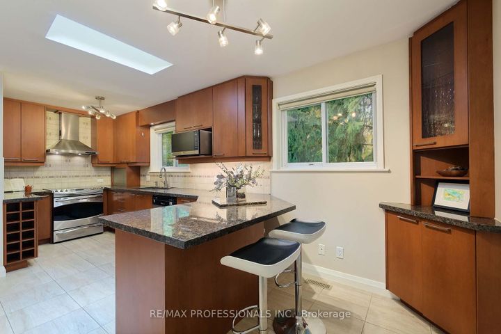 Photo 8 at 37 Sunplains Crescent, Markland Wood, Toronto