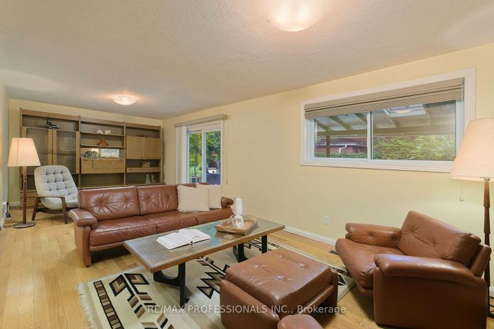Photo 16 at 37 Sunplains Crescent, Markland Wood, Toronto