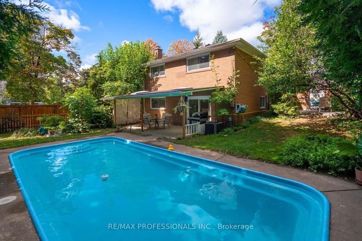 Photo 32 at 37 Sunplains Crescent, Markland Wood, Toronto