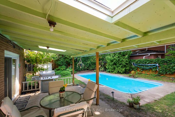Photo 34 at 37 Sunplains Crescent, Markland Wood, Toronto