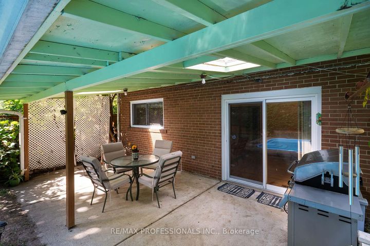 Photo 36 at 37 Sunplains Crescent, Markland Wood, Toronto