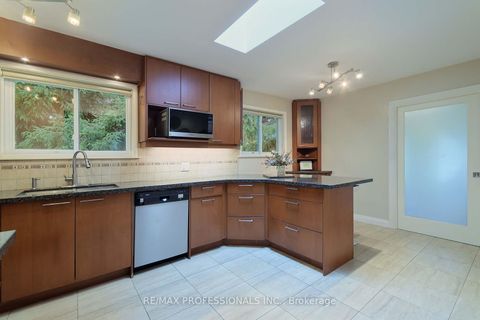 Photo 9 at 37 Sunplains Crescent, Markland Wood, Toronto