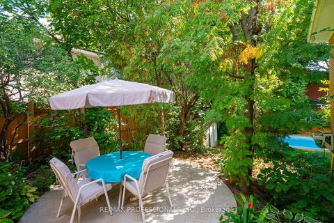 Photo 37 at 37 Sunplains Crescent, Markland Wood, Toronto