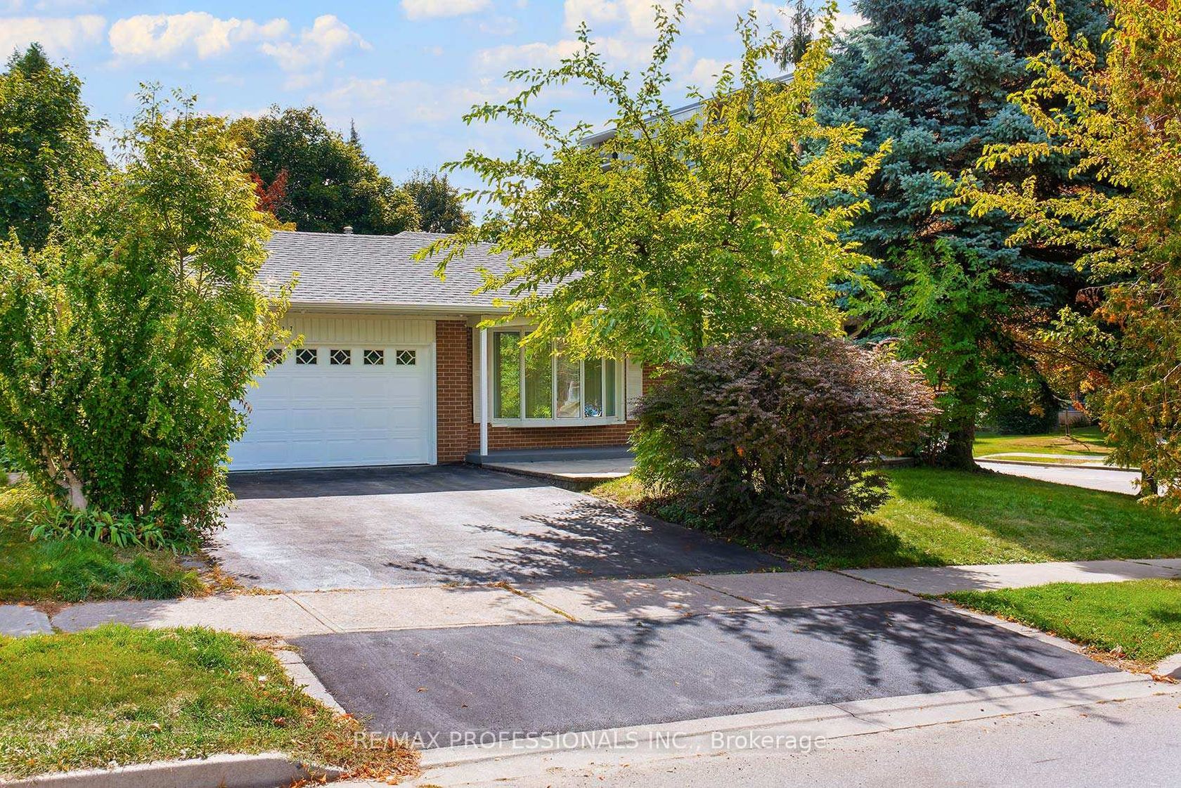 37 Sunplains Crescent, Markland Wood, Toronto 2