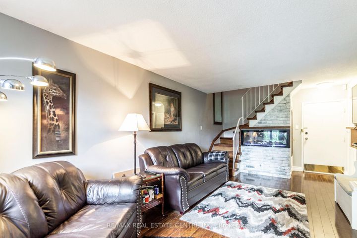 Photo 3 at 124 - 2095 Roche Court, Sheridan, Mississauga