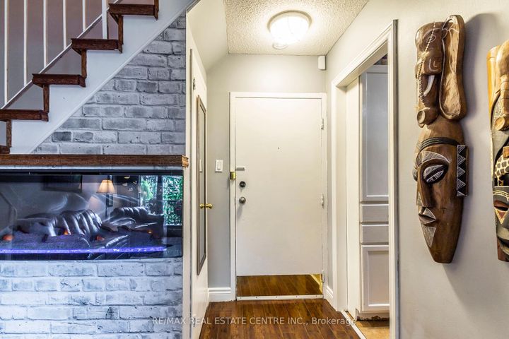 Photo 6 at 124 - 2095 Roche Court, Sheridan, Mississauga