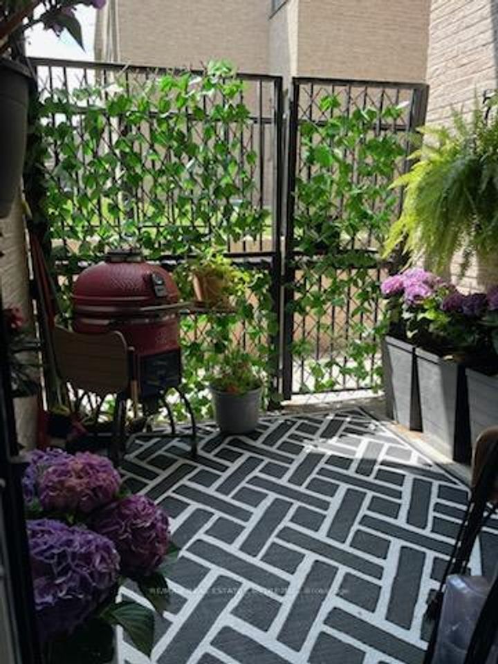 Photo 7 at 124 - 2095 Roche Court, Sheridan, Mississauga