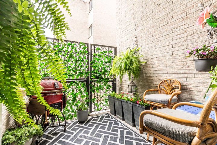 Photo 8 at 124 - 2095 Roche Court, Sheridan, Mississauga