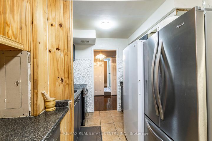 Photo 13 at 124 - 2095 Roche Court, Sheridan, Mississauga