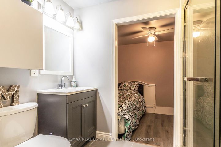 Photo 17 at 124 - 2095 Roche Court, Sheridan, Mississauga