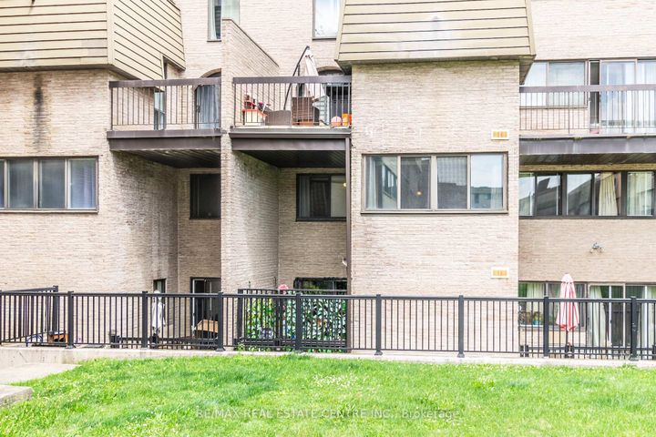 Photo 26 at 124 - 2095 Roche Court, Sheridan, Mississauga