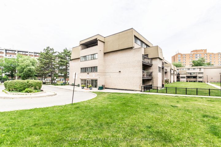 Photo 28 at 124 - 2095 Roche Court, Sheridan, Mississauga