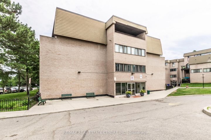 Photo 29 at 124 - 2095 Roche Court, Sheridan, Mississauga