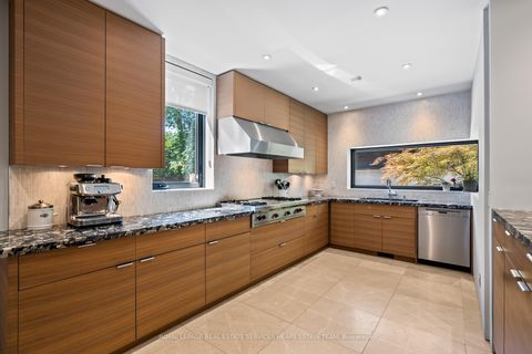 Photo 8 at 210 Poplar Plains Road, Casa Loma, Toronto
