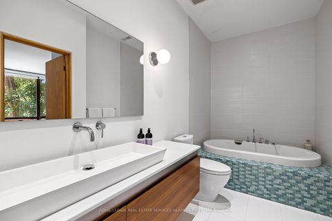 Photo 20 at 210 Poplar Plains Road, Casa Loma, Toronto Photo 20 at 210 Poplar Plains Road, Casa Loma, Toronto