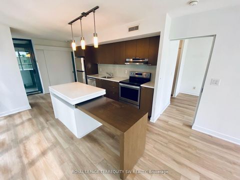 Photo 2 at 707 - 110 Charles Street E, Yonge Corridor, Toronto