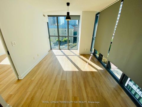 Photo 10 at 707 - 110 Charles Street E, Yonge Corridor, Toronto