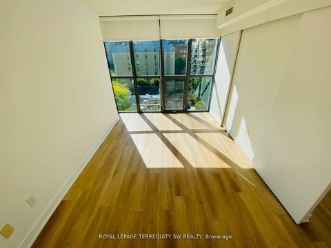 Photo 11 at 707 - 110 Charles Street E, Yonge Corridor, Toronto