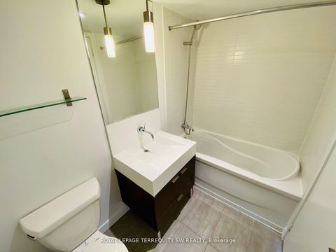 Photo 12 at 707 - 110 Charles Street E, Yonge Corridor, Toronto