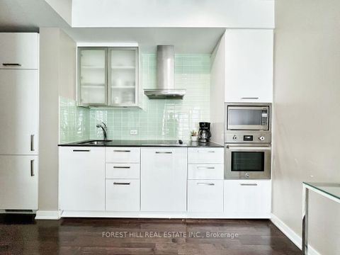 Photo 2 at 6005 - 14 York Street, Waterfront Communities C1, Toronto