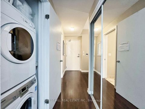 Photo 4 at 6005 - 14 York Street, Waterfront Communities C1, Toronto