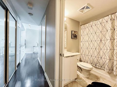 Photo 5 at 6005 - 14 York Street, Waterfront Communities C1, Toronto