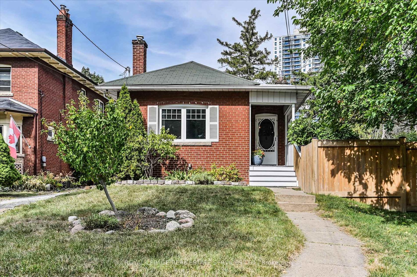 11 King Street Crescent, Weston, Toronto 
