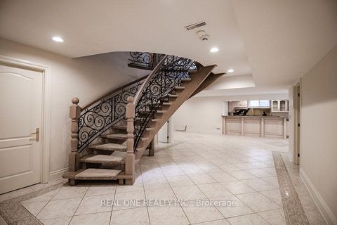 Photo 31 at 50 Yorkminster Road, Windfields, Toronto