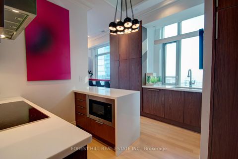 Photo 10 at 3904 - 311 Bay Street, Bay Street Corridor, Toronto