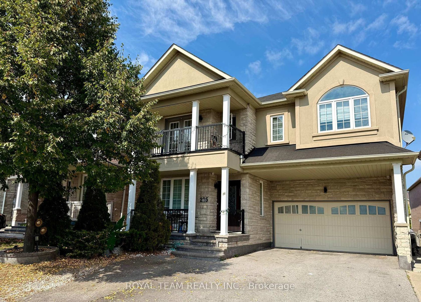 225 Woodspring Avenue, Woodland Hill, Newmarket photo number 2