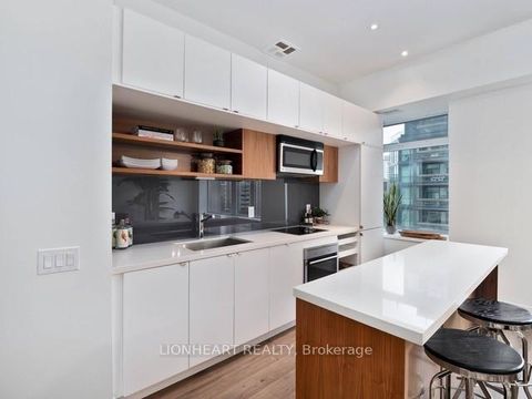 Photo 7 at 605 - 111 St Clair Avenue W, St. Clair, Toronto