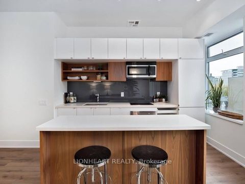 Photo 8 at 605 - 111 St Clair Avenue W, St. Clair, Toronto