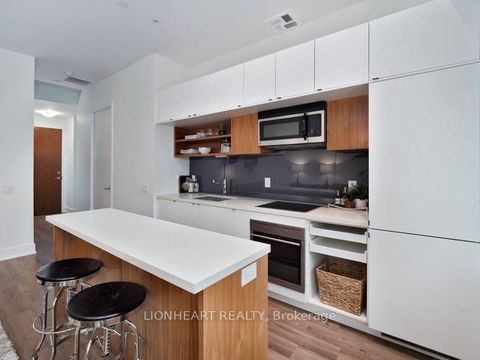 Photo 9 at 605 - 111 St Clair Avenue W, St. Clair, Toronto