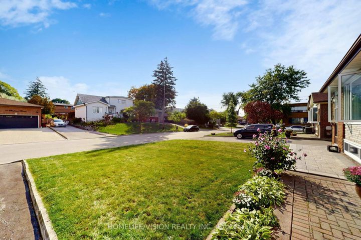 Photo 3 at 54 Pinebrook Avenue, Victoria Village, Toronto