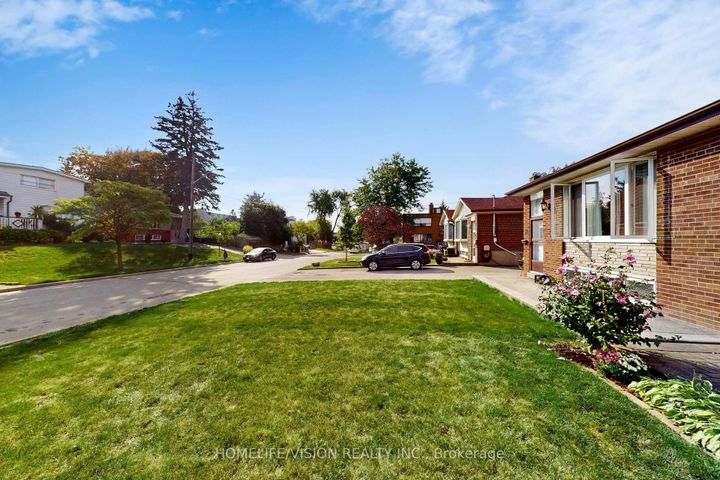 Photo 4 at 54 Pinebrook Avenue, Victoria Village, Toronto