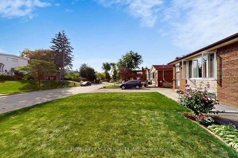 Photo 4 at 54 Pinebrook Avenue, Victoria Village, Toronto