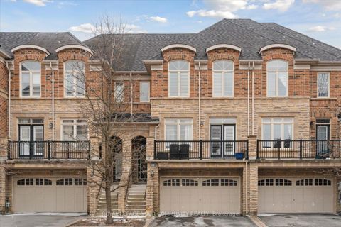 Photo 3 at 118 Chapman Court, Aurora Grove, Aurora Photo 3 at 118 Chapman Court, Aurora Grove, Aurora