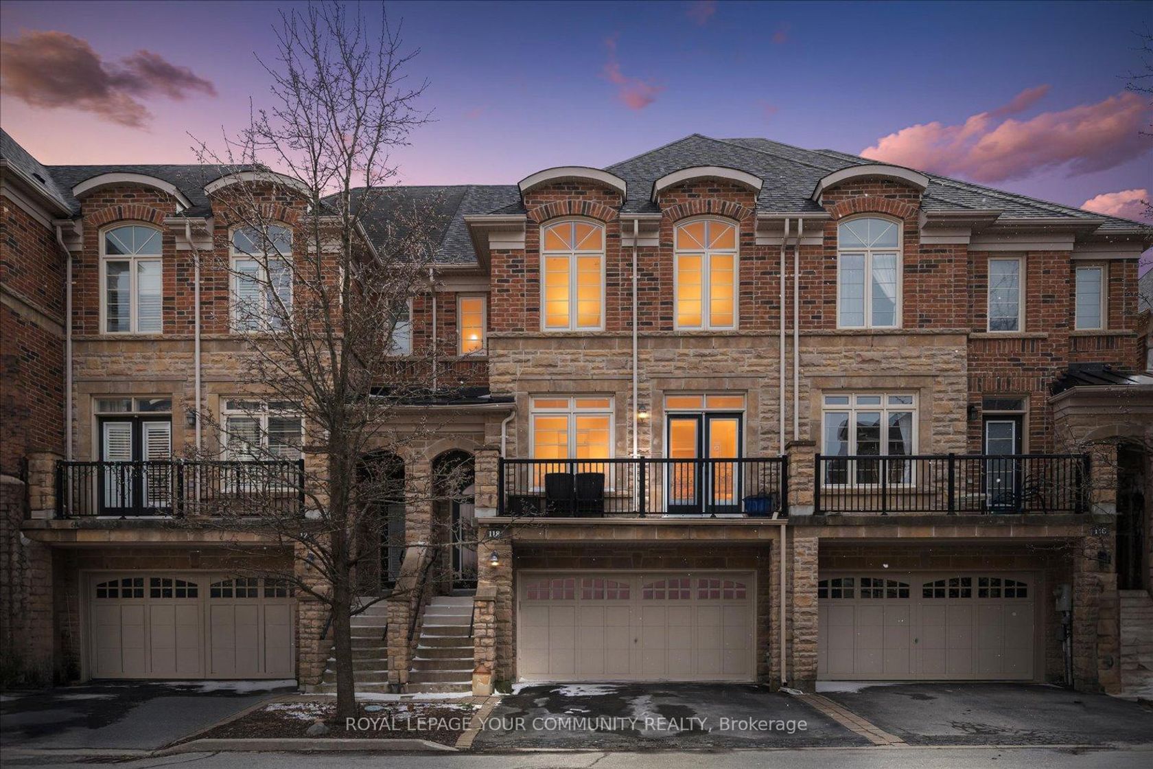 118 Chapman Court, Aurora Grove, Aurora 