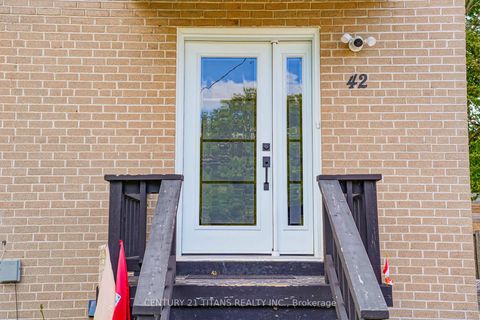 Photo 2 at 42 Pixley Crescent, West Hill, Toronto